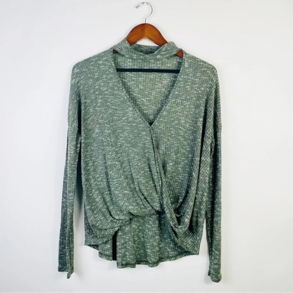 CY Fashion | Olive Green Long-Sleeve‎ Choker-Strap Top Medium - Picture 2 of 6